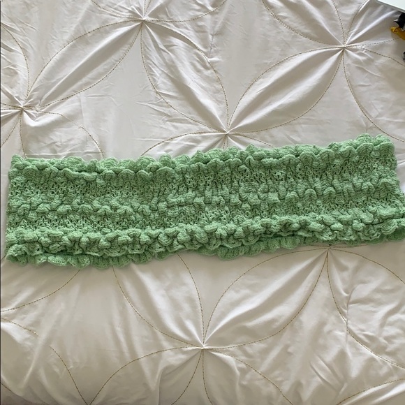 NWOT FRANCESCAS SCARF - Picture 2 of 3